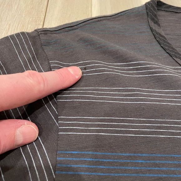 Oakley Men’s Slim Fit T-Shirt - Size Medium PRICE DROP! - Picture 5 of 5